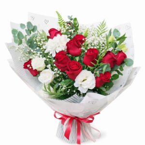 זר לב אוהב - ורדים אדומים וליזיאנטוס לבן